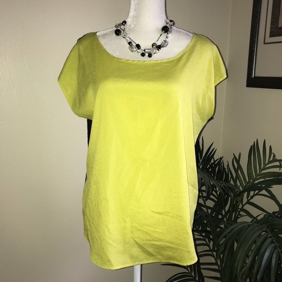 2/$15 One Clothing Short Cap Sleeve Top L - Picture 5 of 7